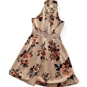 Beautiful dress… Perfect for a party/ Wedding guest